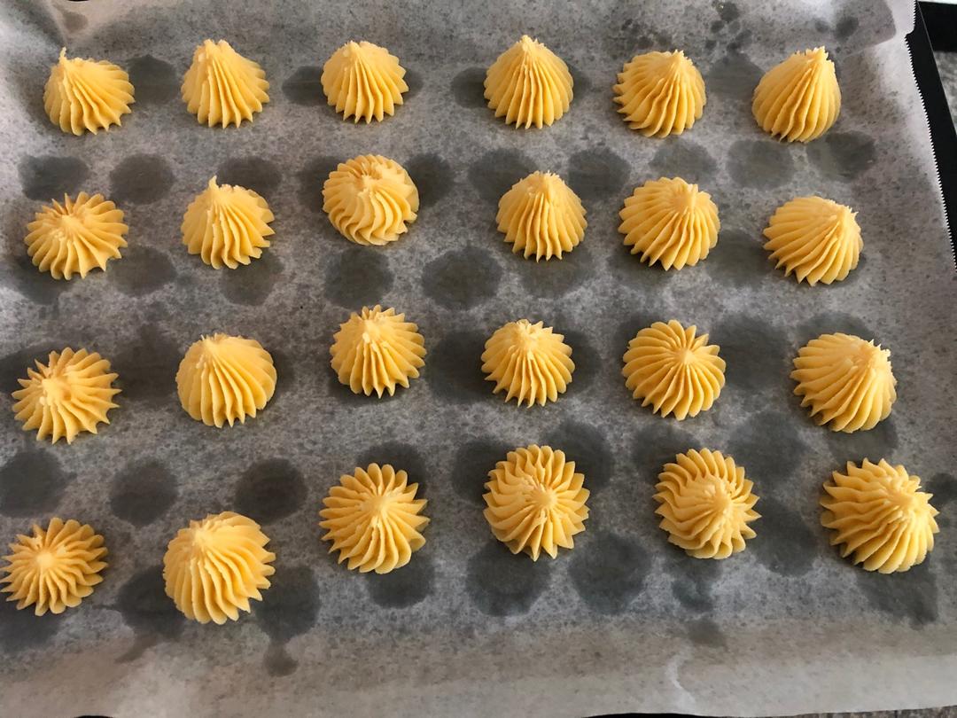 简单易成功的奶油小泡芙做法