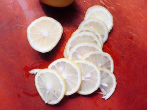 自制柠檬🍋蜜的做法 步骤2