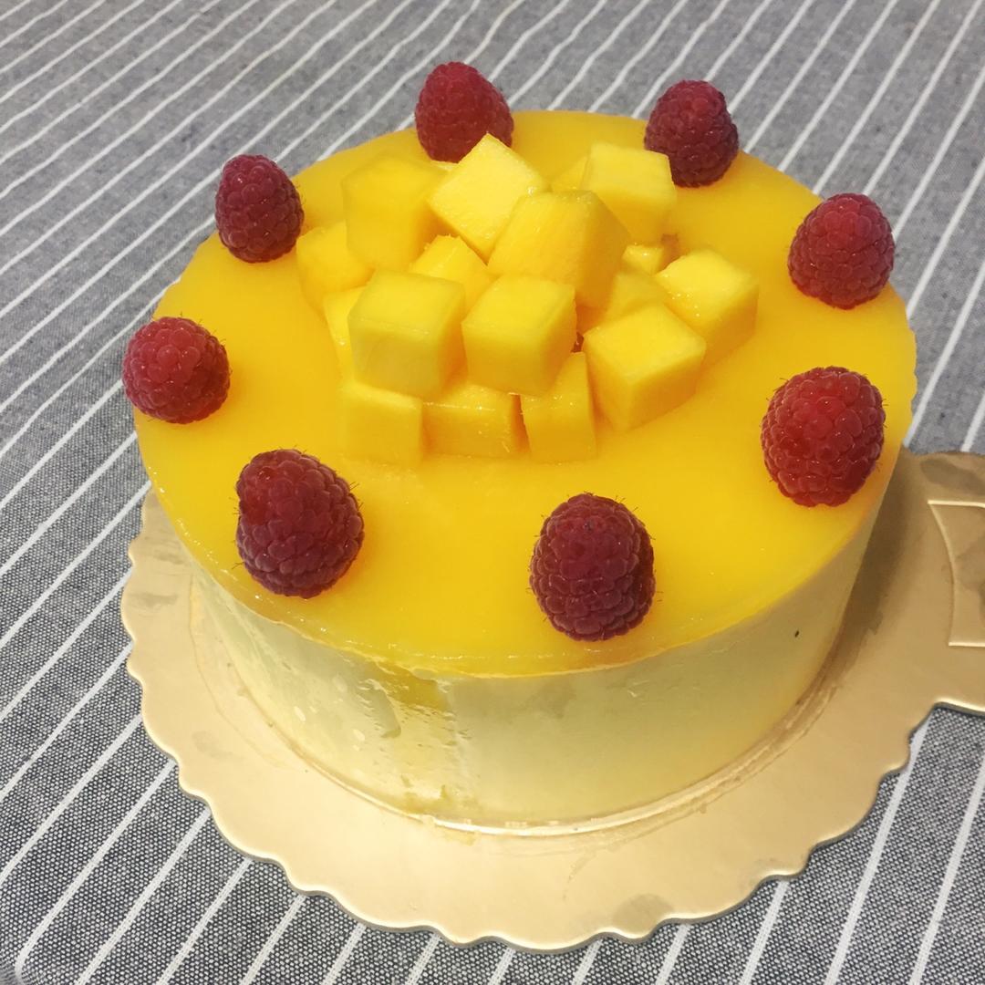 料超足的芒果慕斯蛋糕