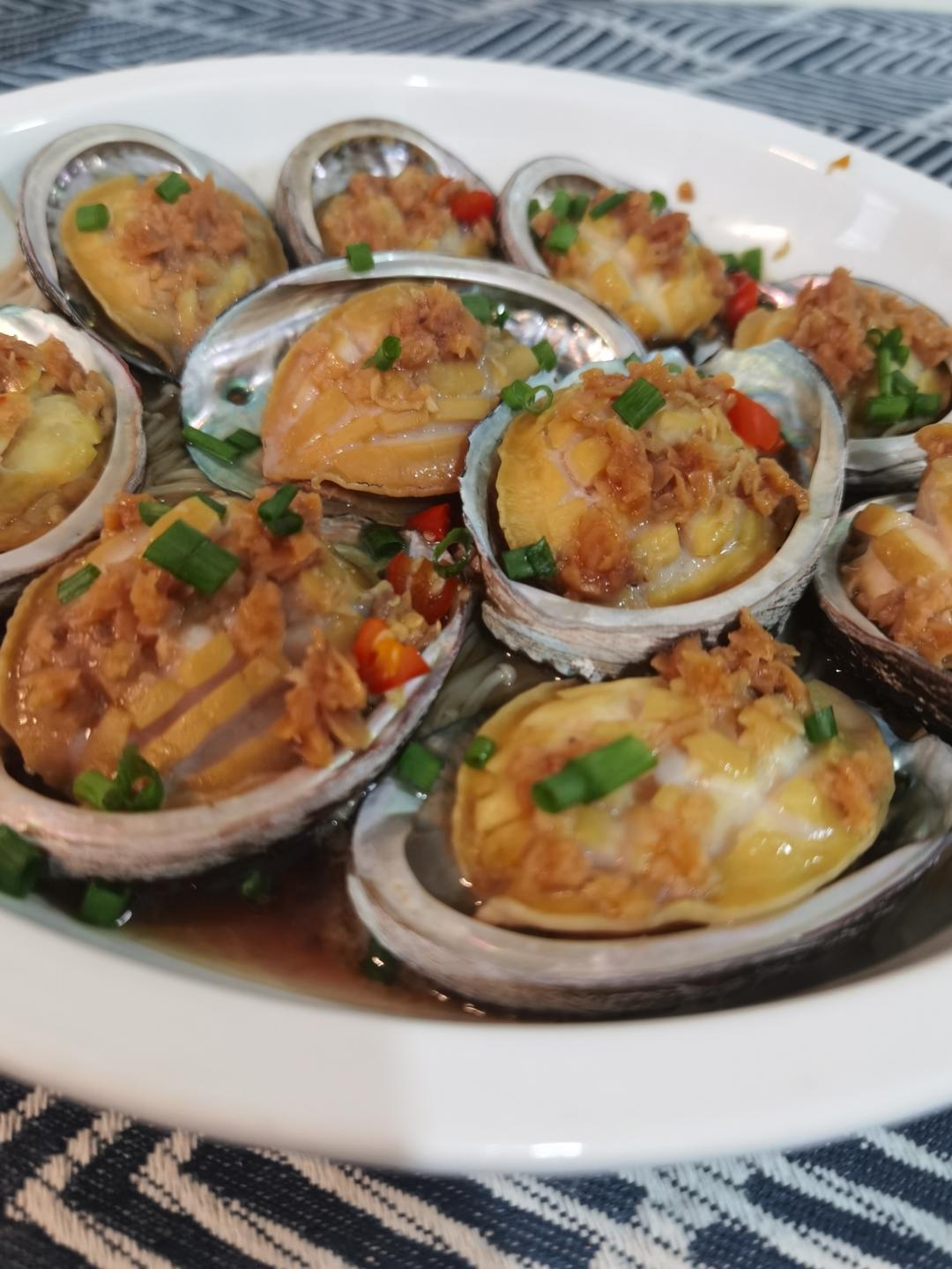 蒜蓉粉丝蒸鲍鱼