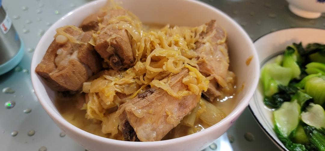 酸菜炖排骨