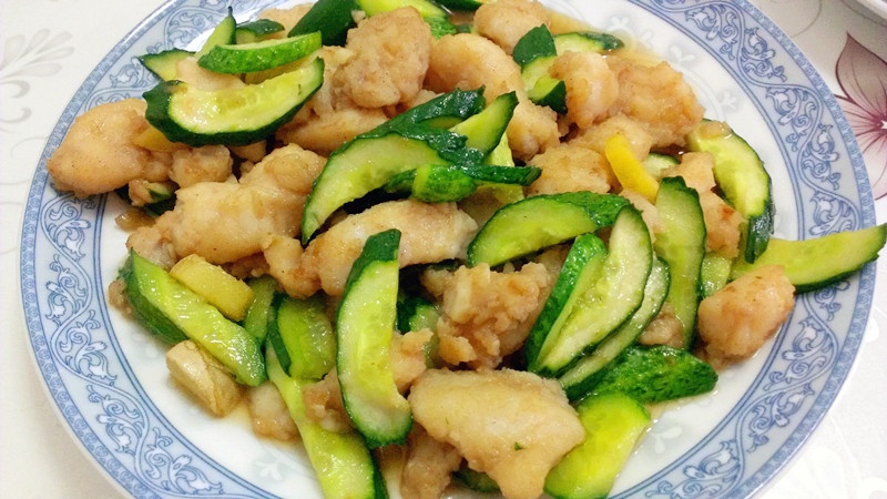 爆炒鱼丁