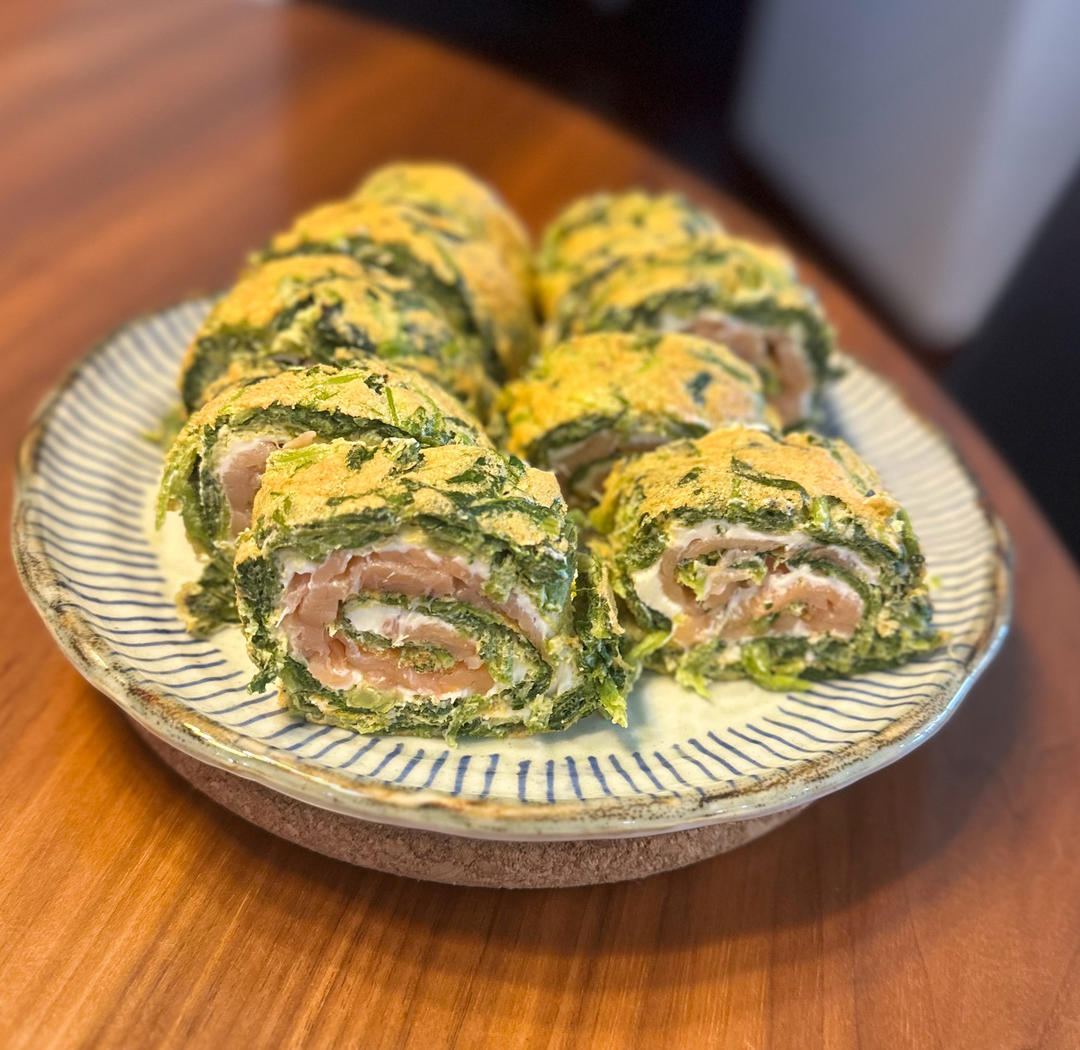 烟熏三文鱼菠菜蛋卷