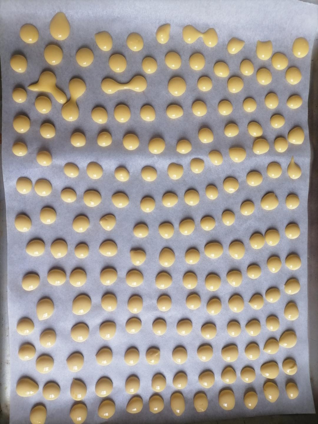 入口即化的无添加蛋黄溶豆