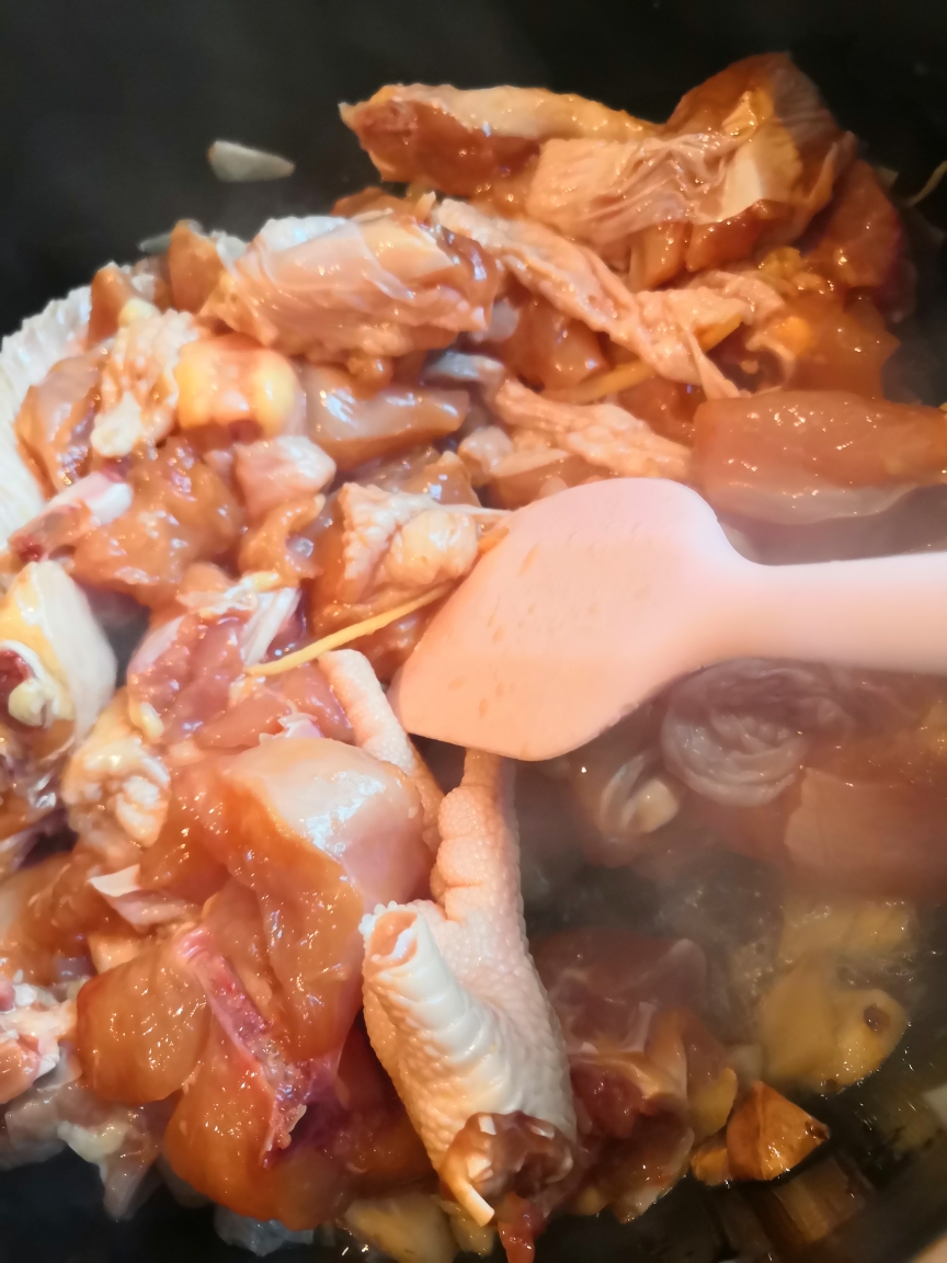 超级简单快手的沙姜鸡煲的做法 步骤7