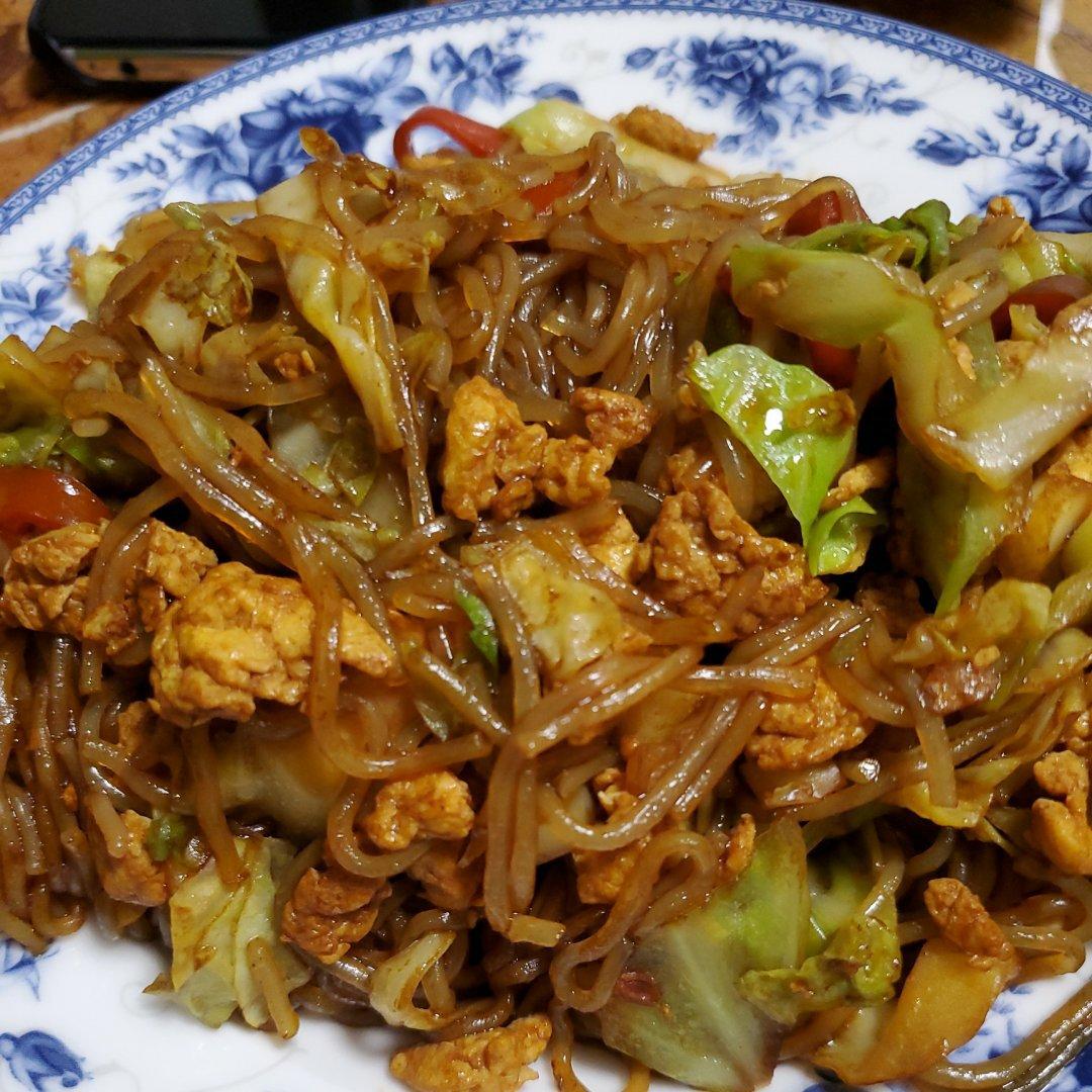 包心菜炒红薯粉丝