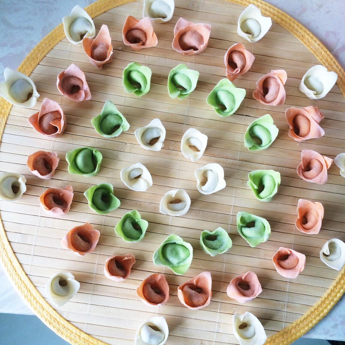 彩虹馄饨