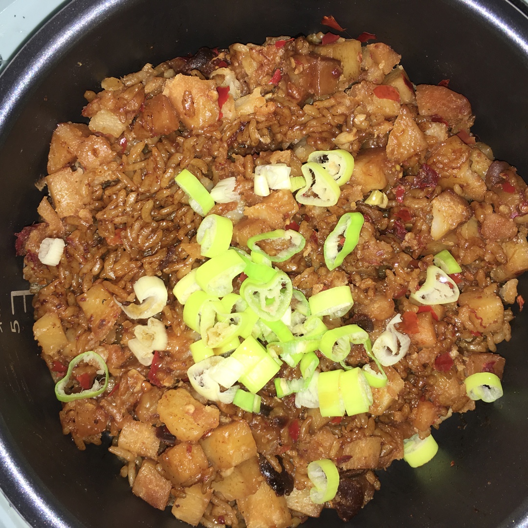 土豆焖饭（电饭锅版）
