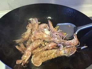 椒盐虾菇虾爬子虾婆婆皮皮虾濑尿虾的做法 步骤2
