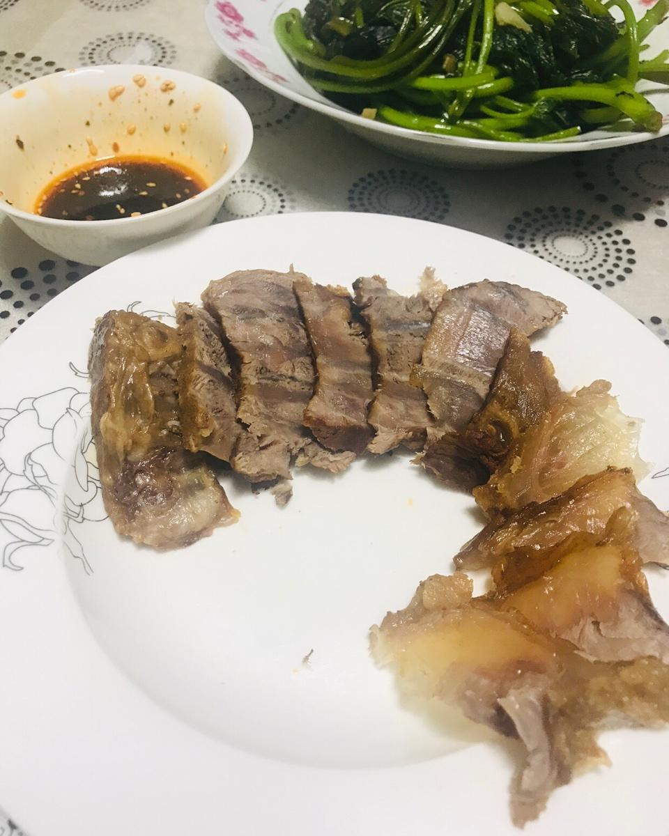 卤牛肉