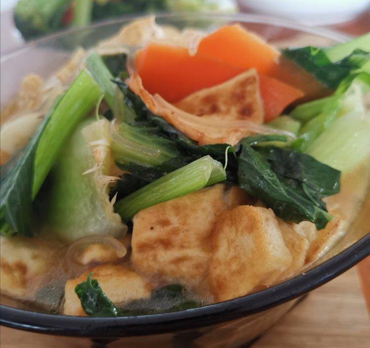 豆腐粉丝金针菇白菜煲
