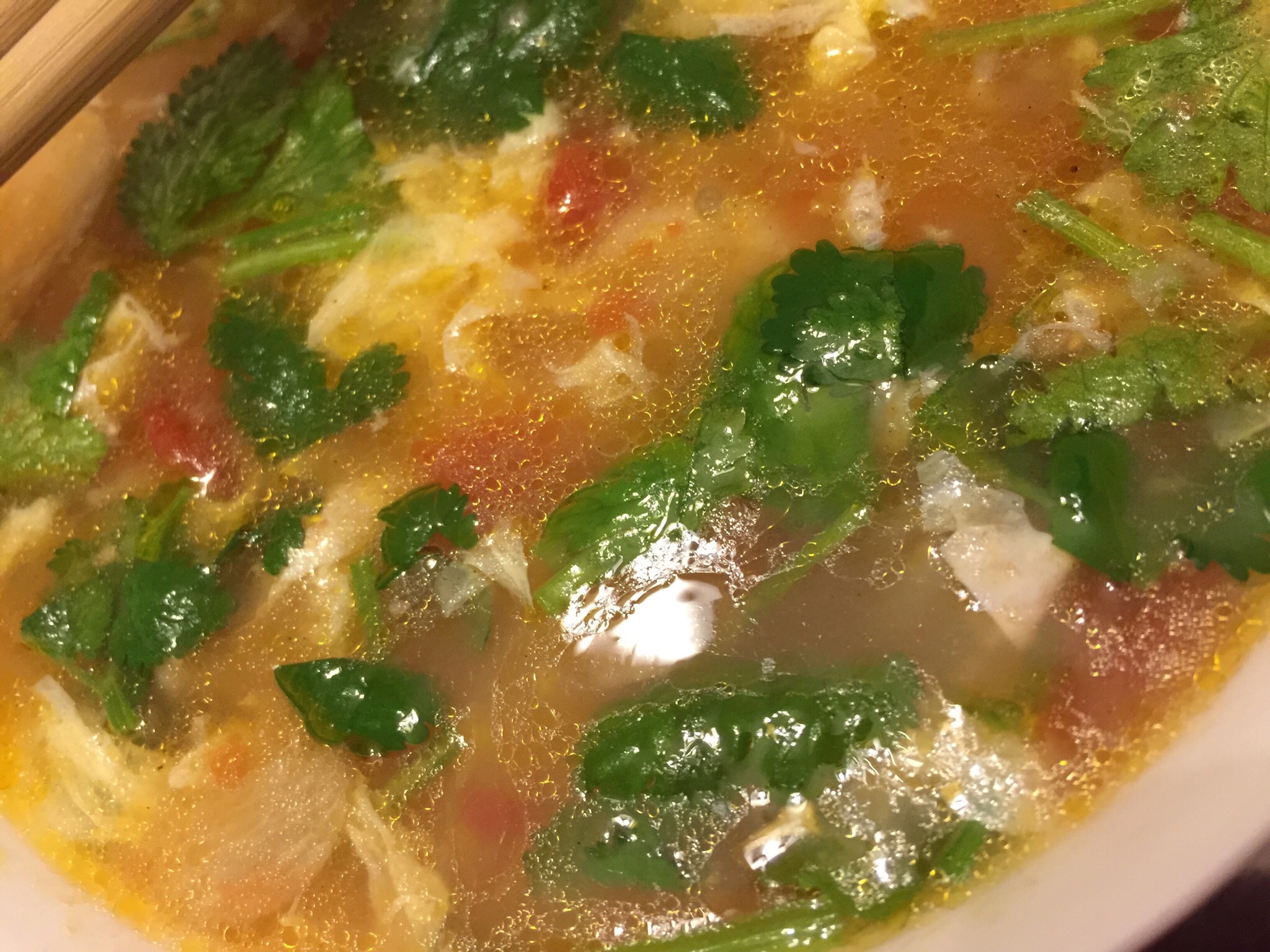 番茄鸡蛋面鱼汤的做法