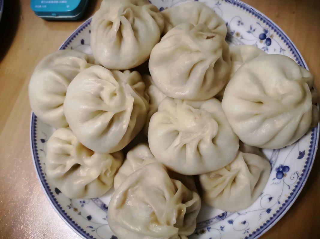 鲜美多汁的洋葱牛肉包子