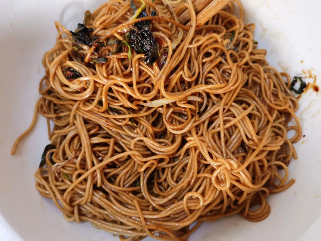 10分钟搞定的一碗葱油拌面