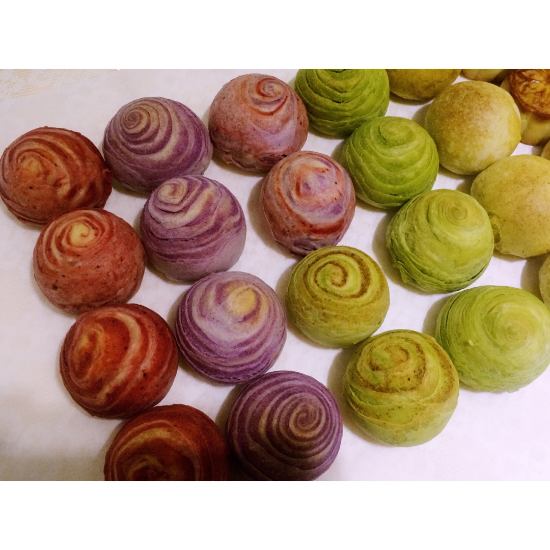 蛋黄酥~紫薯、抹茶、原味~花好月圆，中秋快乐~内附一次做六色蛋黄酥方法~