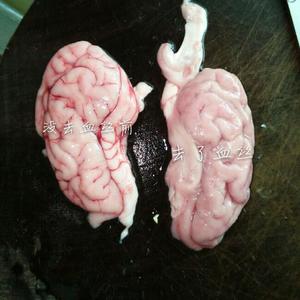 天麻炖猪脑的做法 步骤2