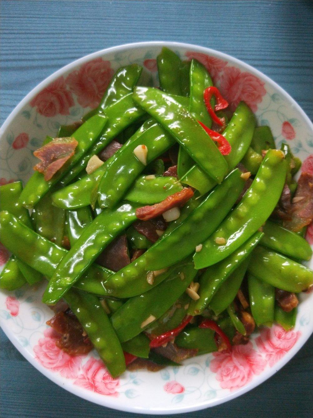 腊肠炒荷兰豆