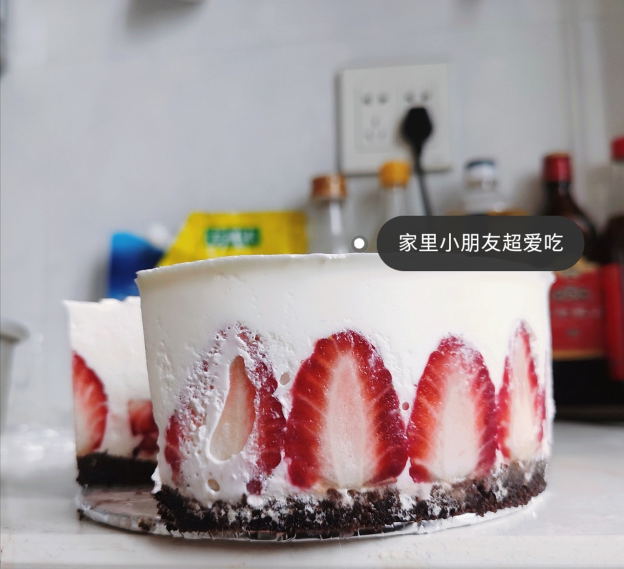 不用烤箱轻松做草莓牛奶慕斯蛋糕的做法