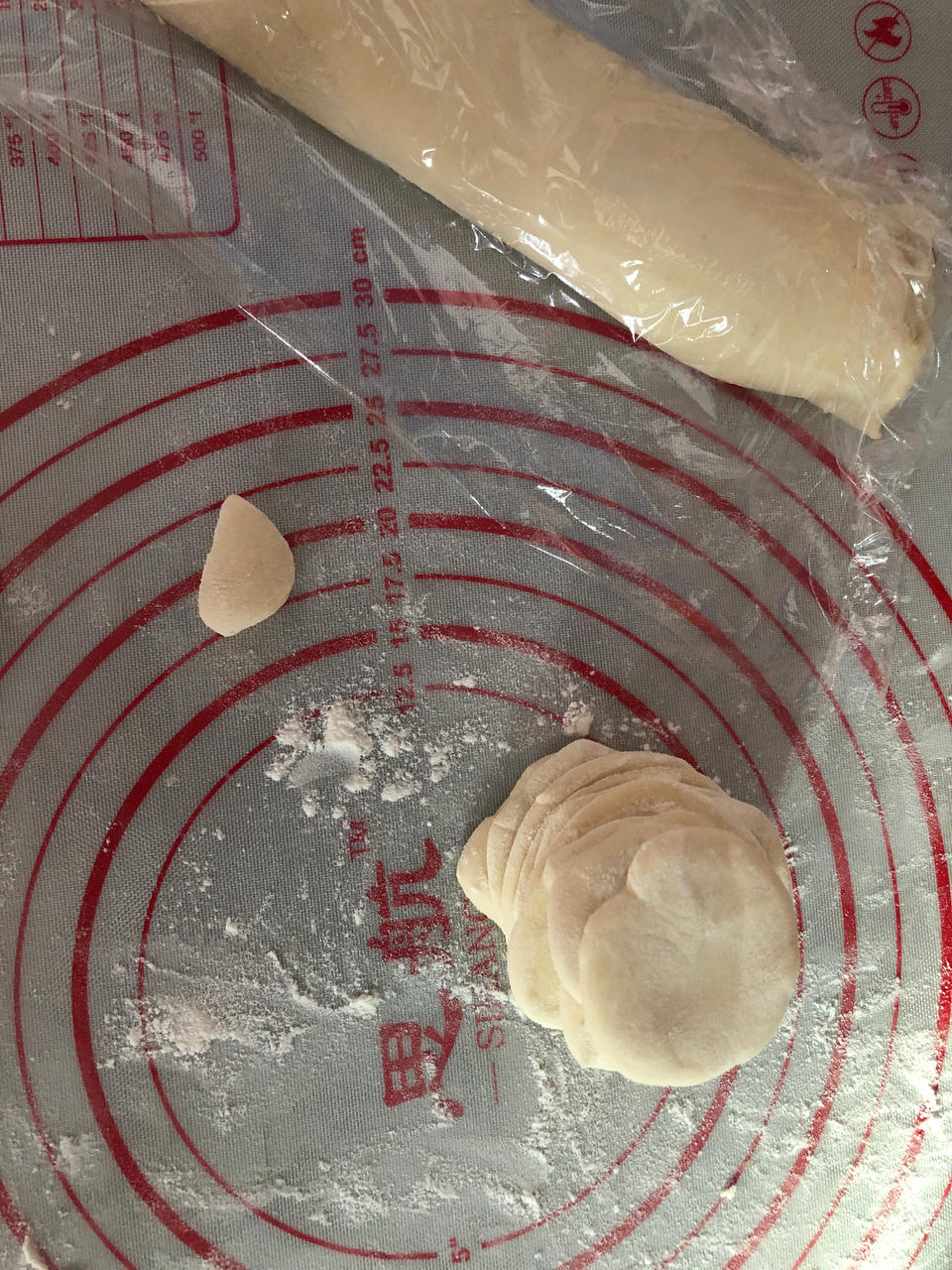 猪肉菜馅饺子     基础饺子的包法