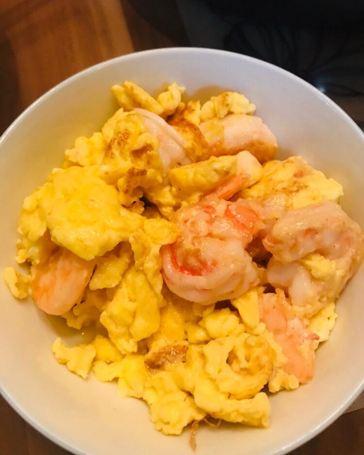 鲜香嫩滑的 虾仁滑蛋