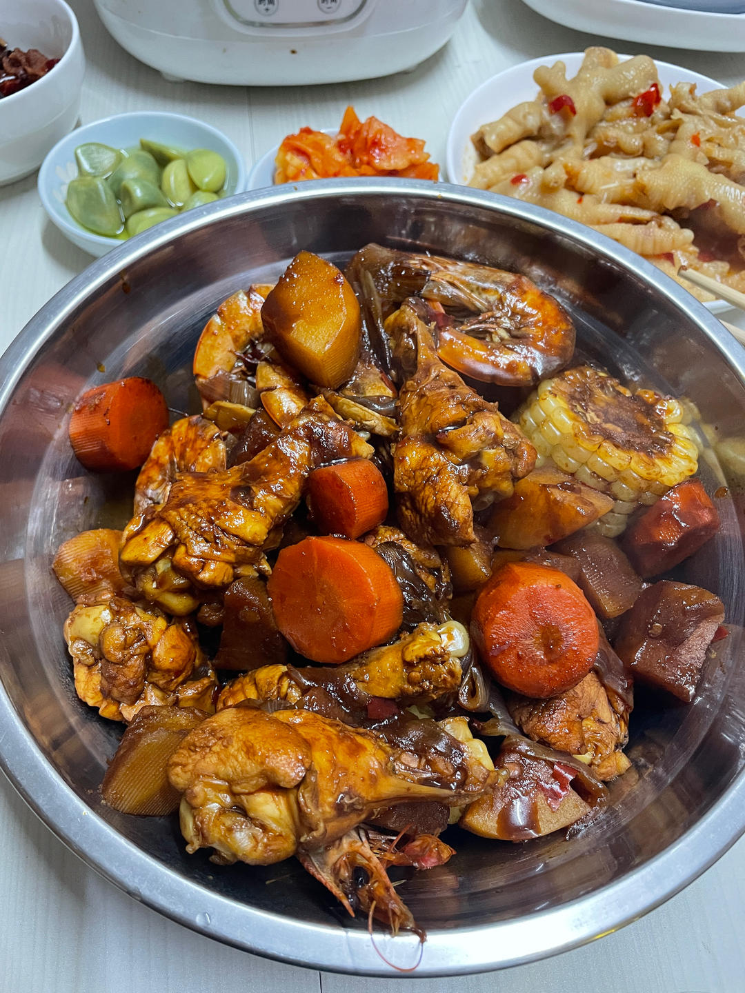 巨下饭的鲜虾鸡翅玉米煲