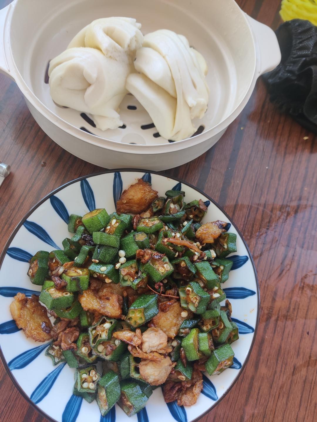 秋葵炒肉(超下饭！)