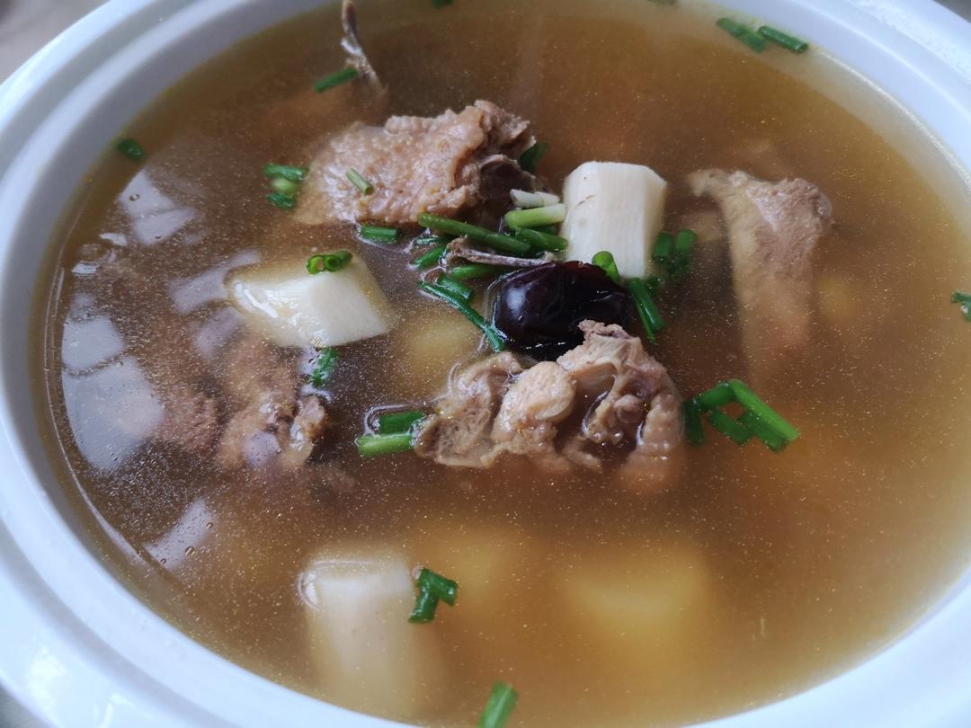 山药炖鸡汤