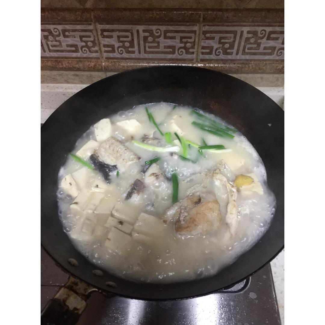 鱼头豆腐汤