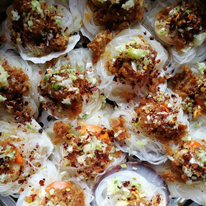 蒜蓉粉丝蒸扇贝（清晰图片步骤讲解）