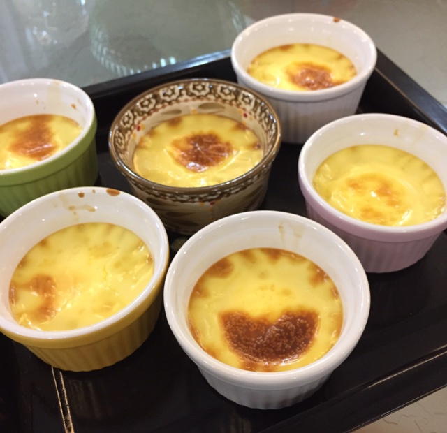 Crèmebrulée。法式烤布雷。焦糖布丁。