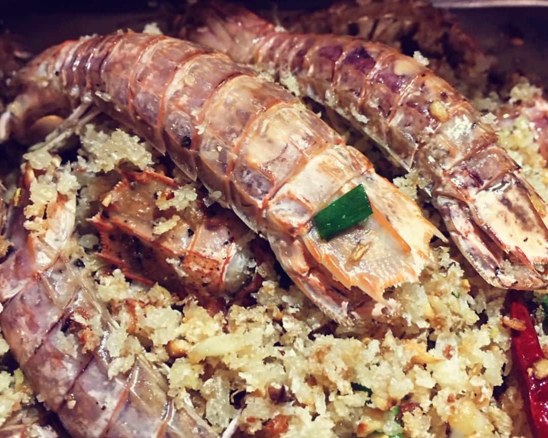 吮指避风塘炒皮皮虾           （赖尿虾）的做法