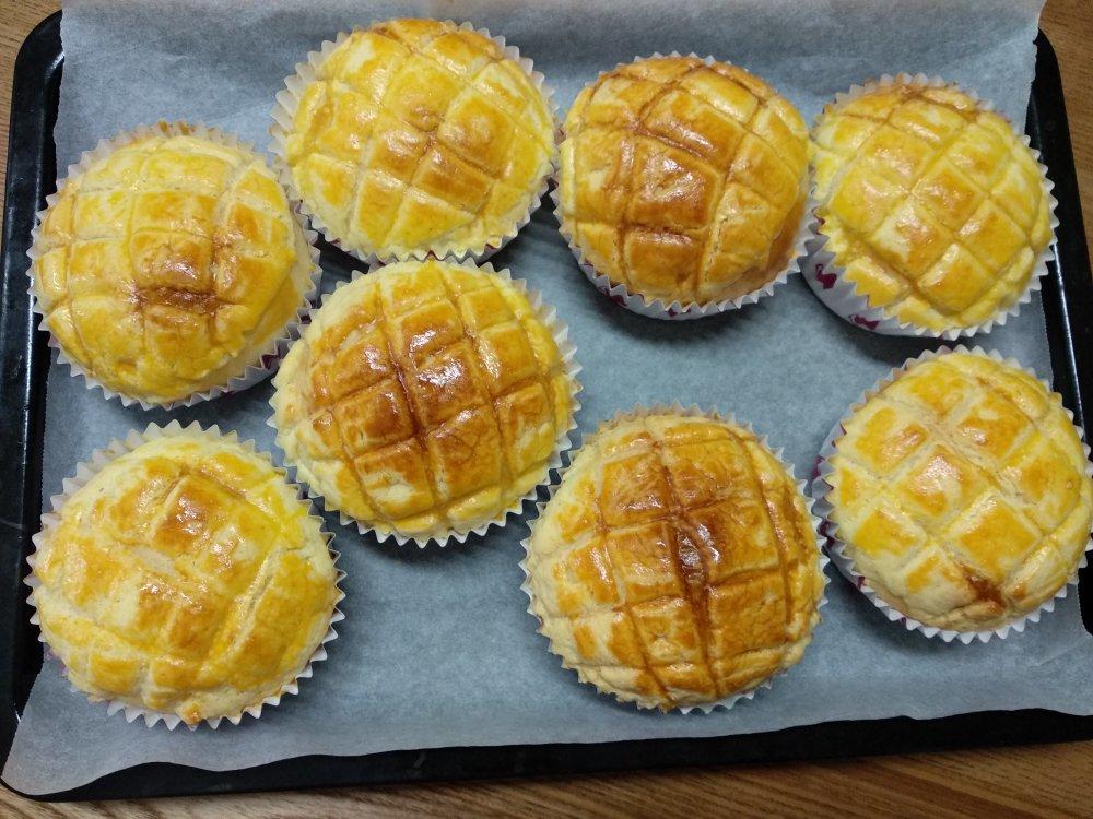 好吃到炸裂的港式菠萝包（附带制作酥皮的小视频）