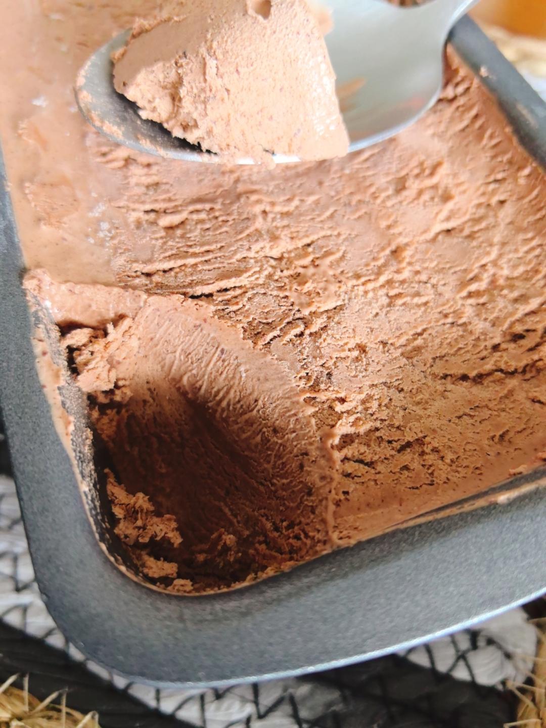 浓郁巧克力冰激凌