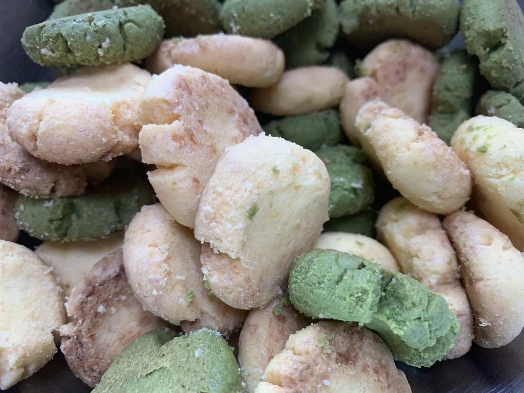 三种口味的玛格丽特饼干（原味、抹茶、可可）