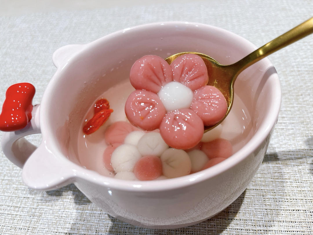 甜酒樱花汤圆