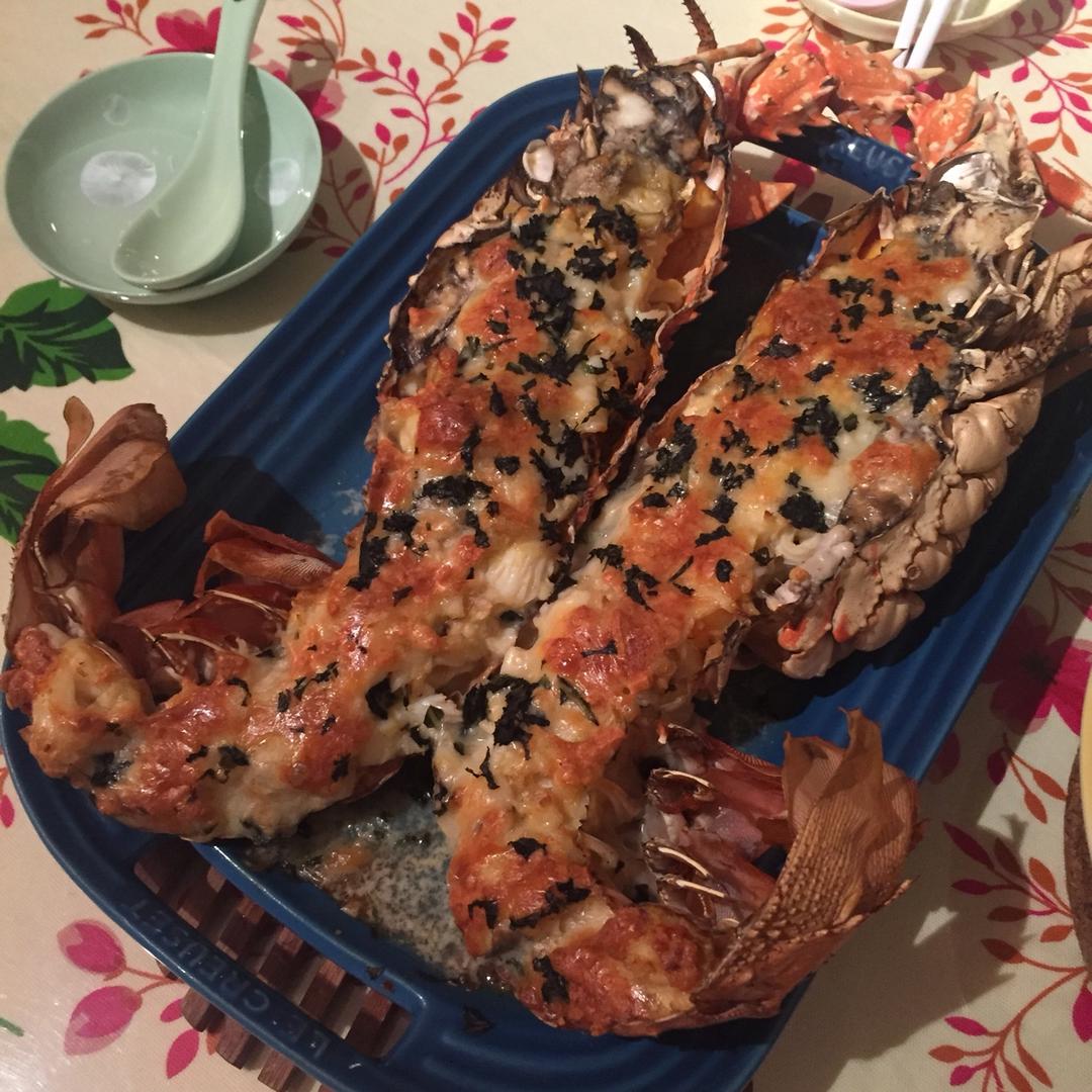芝士蒜蓉烤龙虾