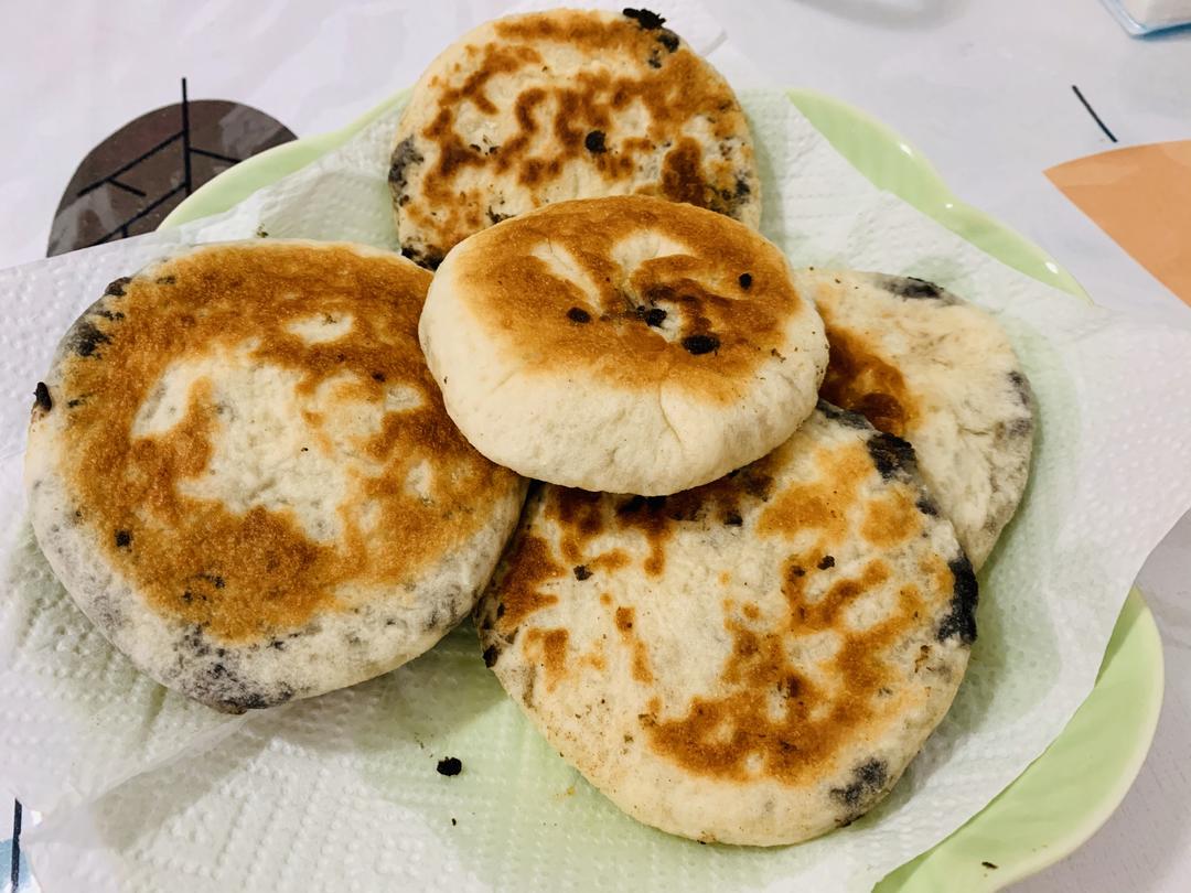 芝麻馅发面烙饼（解决月饼馅的好办法）的做法