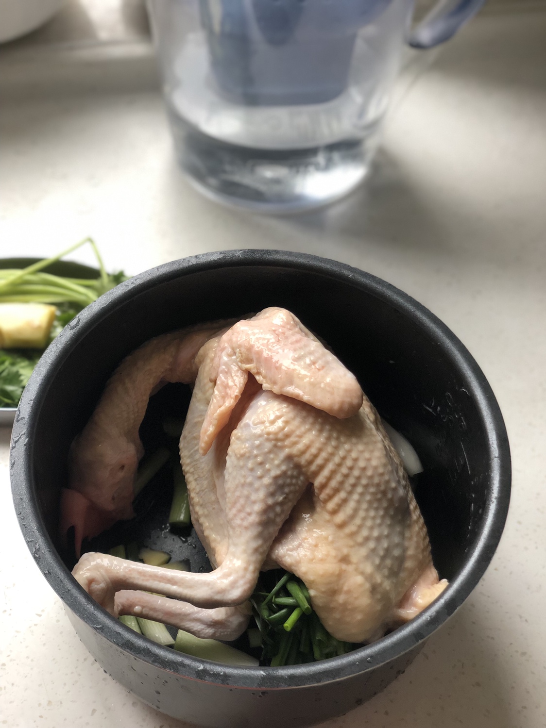 电饭锅盐焗鸡的做法 步骤3