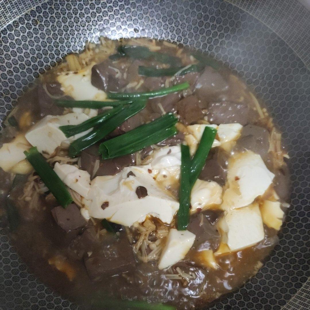 好吃到没朋友的鸭血粉丝豆腐来啦！