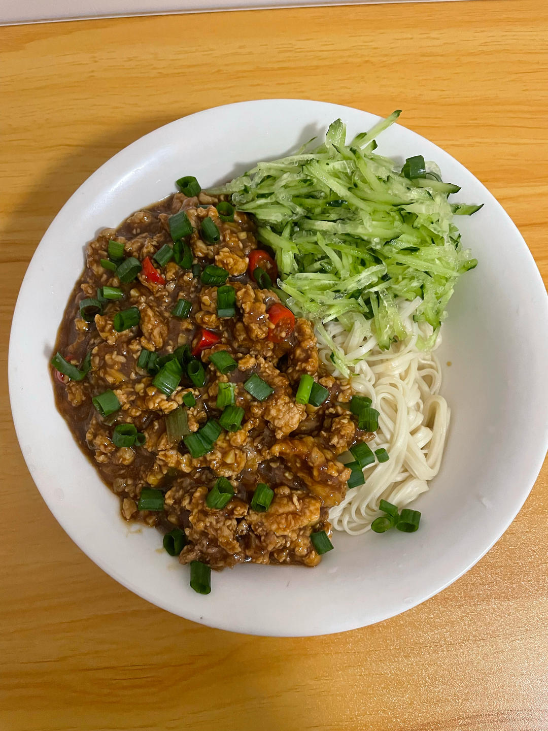 真想让你们尝尝这碗肉酱拌面🍜太香太香了