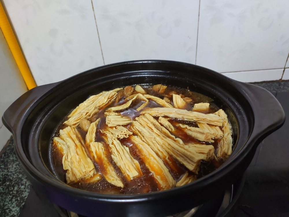 支竹牛腩煲的做法 步骤5