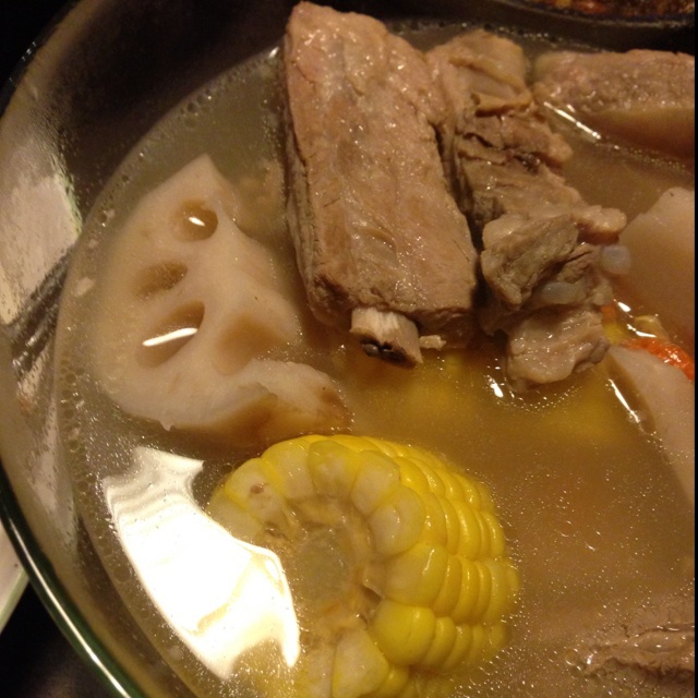 莲藕玉米排骨汤