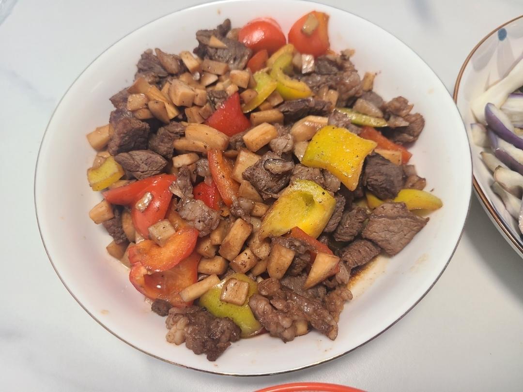 吃肉不长肉 黑椒牛排炒杏鲍菇