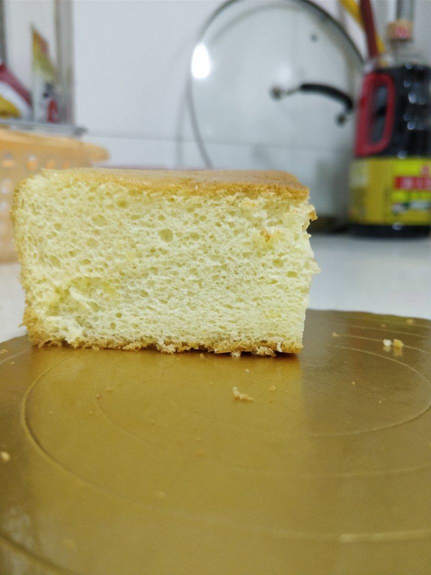 超简单完美戚风蛋糕（6寸2蛋）附打发、翻拌、脱模视频