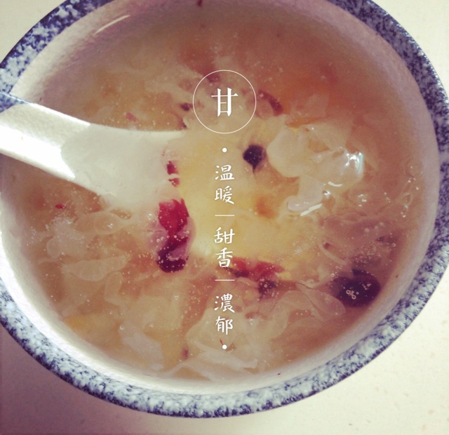 蔓越莓桃胶银耳羹