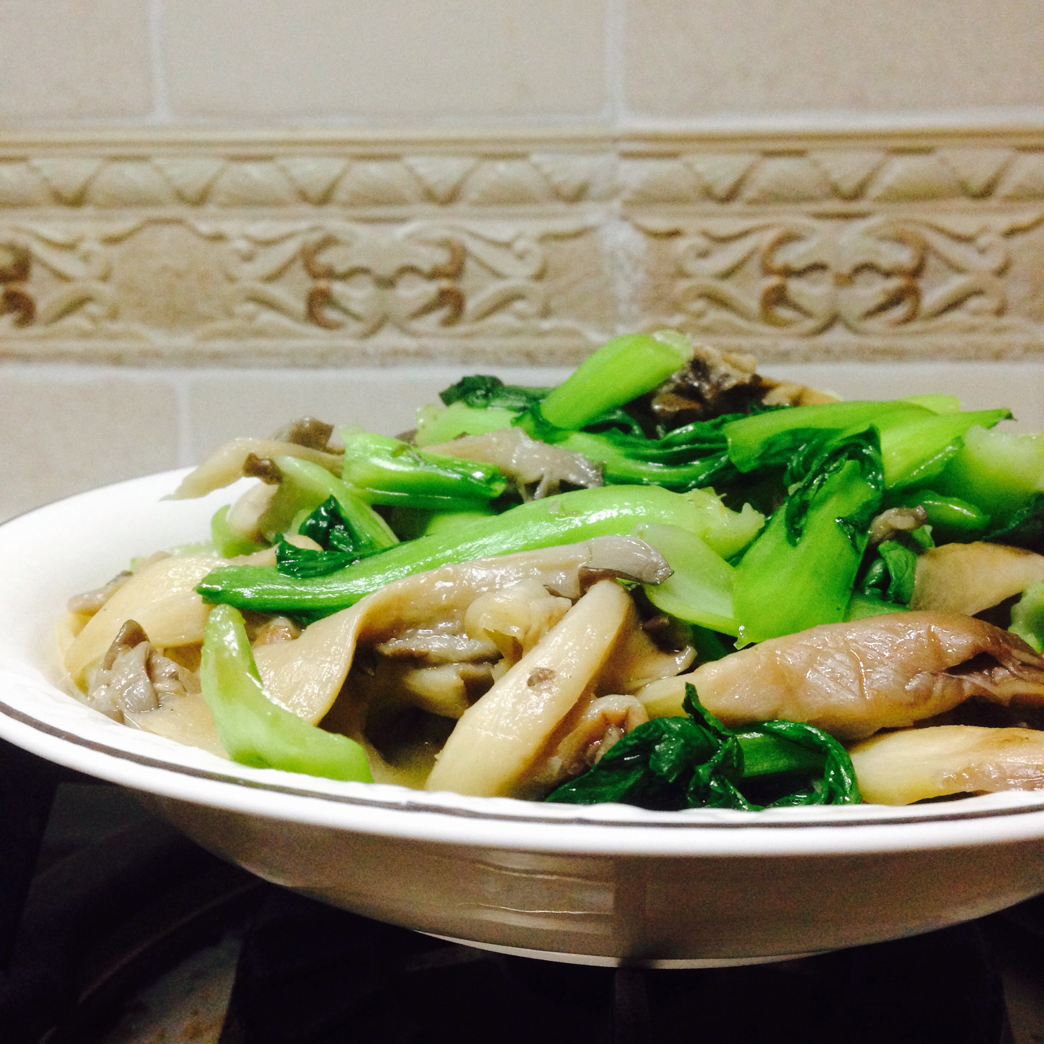 青菜炒蘑菇