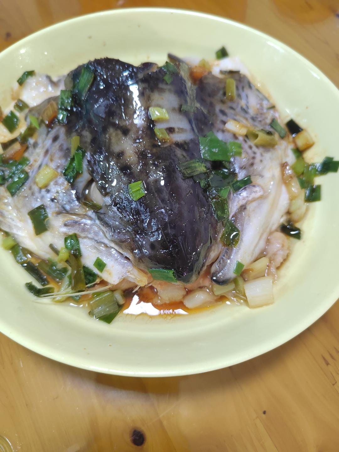 姜葱清蒸三文鱼头