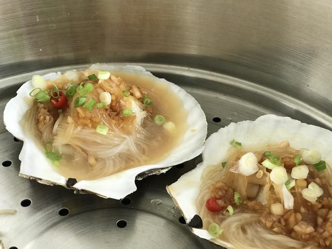 零失败的蒜蓉粉丝蒸扇贝