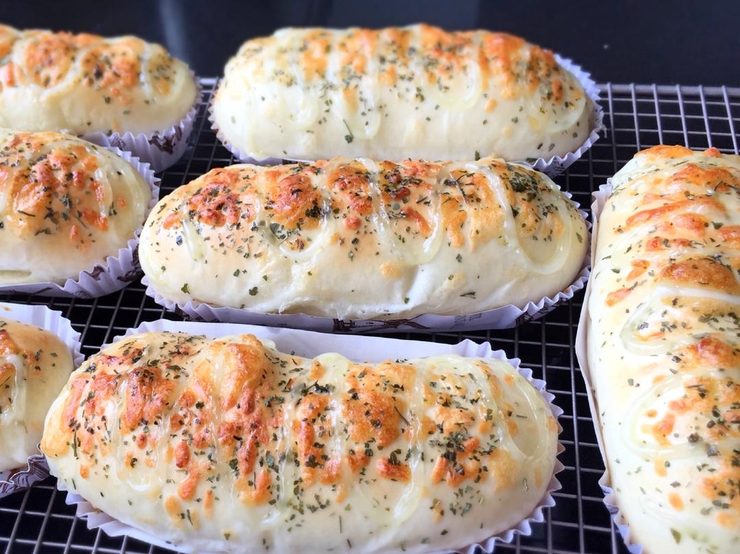 了了&了了做的欧芹芝士面包