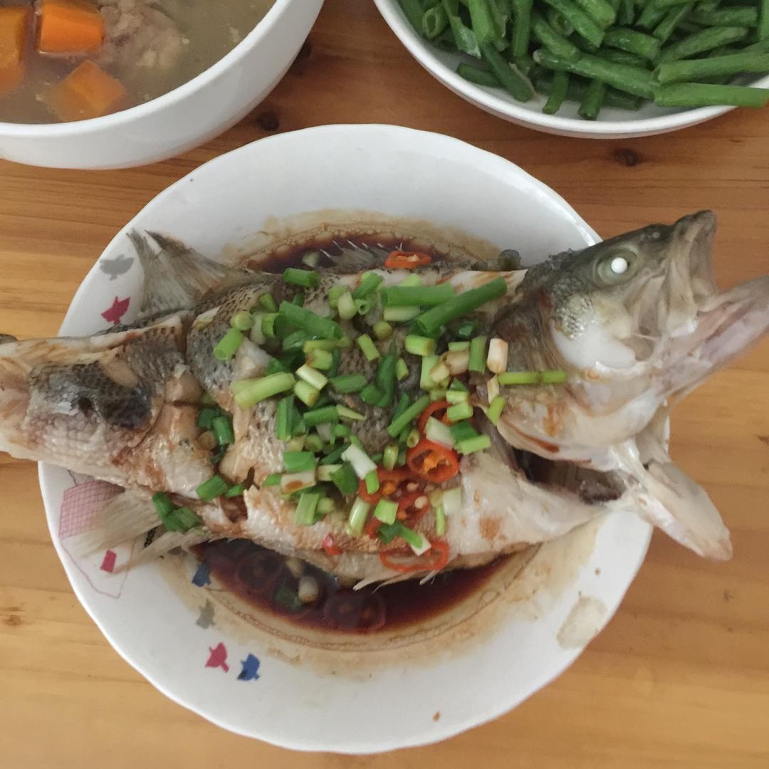 蒸鲈鱼